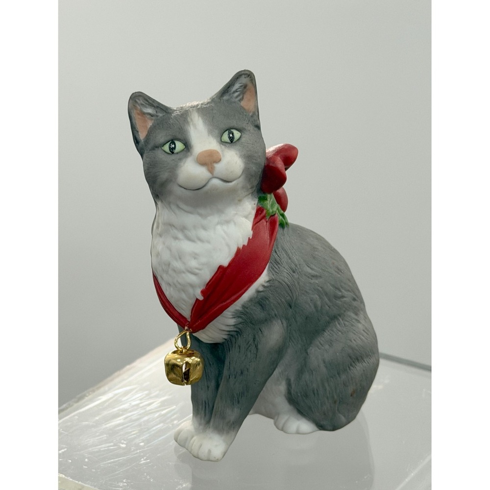 Cat Ornament Porcelain 1989 Noelle Hallmark Keepsake Collector's Club 3.75" Tall - Picture 2 of 7